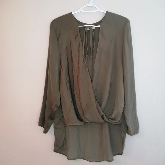 Urban Outfitters Silence and Noise Satin Two Tone Green Plunging Draped Blouse M - Picture 3 of 16